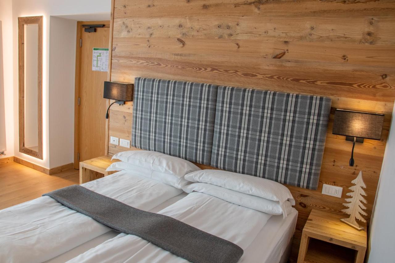Hotel Due Spade โฟลกาเรีย ภายนอก รูปภาพ